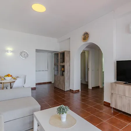 #369 T1 Moinho Apartament *
